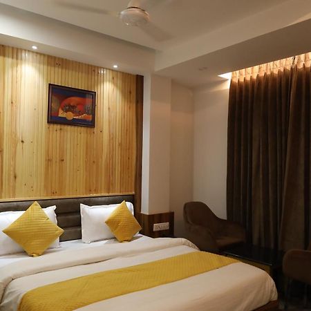 Hotel The Bell Ludhiana Exterior foto