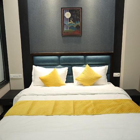 Hotel The Bell Ludhiana Exterior foto